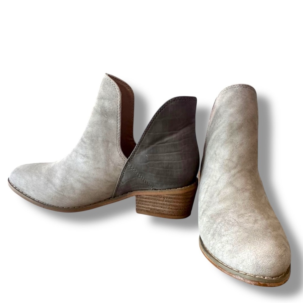 NWOT Boutique by Corky’s Size 8 Wayland 2-Tone Gray Slip-on Booties - Picture 7 of 9
